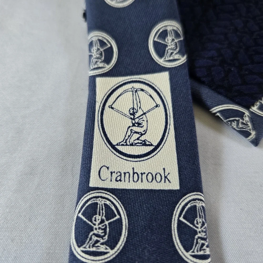 Vineyard Vines Custom Collection Cranbrook Handmade Silk Neck Tie Navy Academia